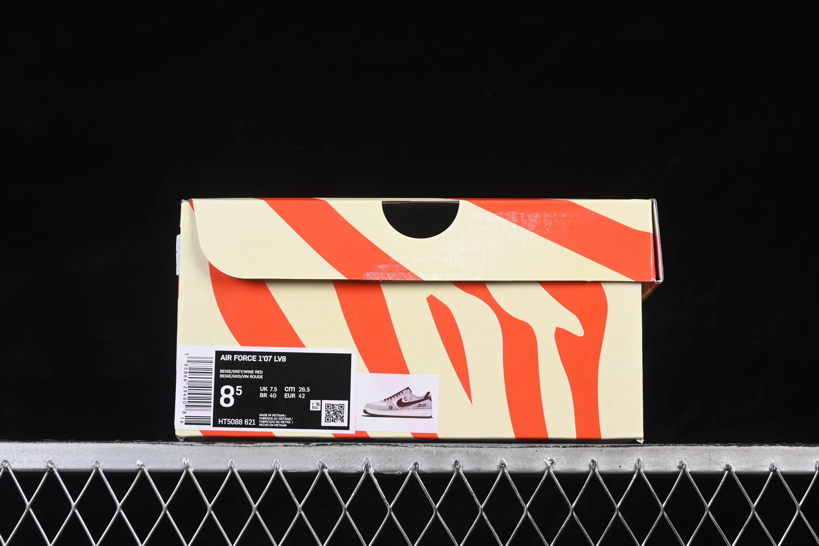 All categories Nk Air Force 1 Air Force series Nk Air Force 1 Low Air Force low-top Nike Air Force 1'07 Low red and gray contrast Air Force 1 low-top casual sneakers HT5088-621